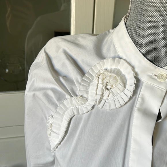 Gorgeous designer style decorative mutton sleeve BCBG white Poplin top blouse - Picture 5 of 10